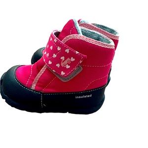 Insulated size 7 toddler girl boots